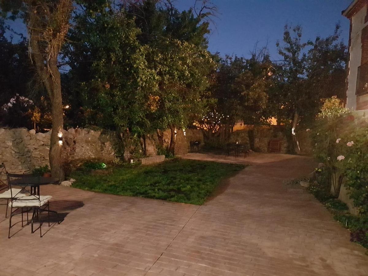 La Casa De Los Abuelos Valentin Pinilla del Valle Экстерьер фото